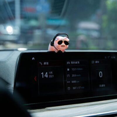 YGMONER LULU the Car Monitor Pig Decor - Cute Lucky Piggy Dashboard Companion for Car & Desktop Decorations (Pilot Piggy) - Image 3