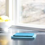 E-Cloth Microfiber Window Cleaning Cloth Kit - Glass Cleaning Cloth for Windows, Mirrors, Cars, Lenses, Eyeglasses, & More, Streak Free Clean, Machine Washable Reusable Towel - Alaskan Blue - Image 3