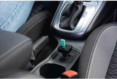 Hama FM Transmitter fürs Autoradio mit AUX, USB und Kfz Ladegerät (Auto Adapter für Zigarettenanzünder Buchse mit 3,5 mm Klinken Anschluss und 2 USB Anschlüssen für USB Stick und Zum Laden) Schwarz - Image 7