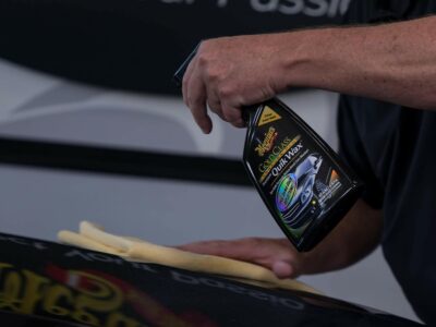 Meguiar's G7716 Gold Class Carnauba Quik Wax, Special Blend for Richness and Shine, Clear Coat Safe Meguiar's Quik Wax, Spray That Leaves Lasting Results Without Residue, 16 Oz - Image 7