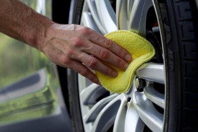 Mothers Microfiber Polishing Pad and Cleaning Pads for Car Detailing, 5 Inch Diameter, Yellow, 6 Pack - Image 4