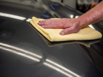 Meguiar's Cleaner Wax, Easy-to-Use Paste Wax that Removes Light Defects, Protects Single Stage Paint/Clear Coat, and Leaves a Glossy Shine in One Step, 11 Oz - Image 6