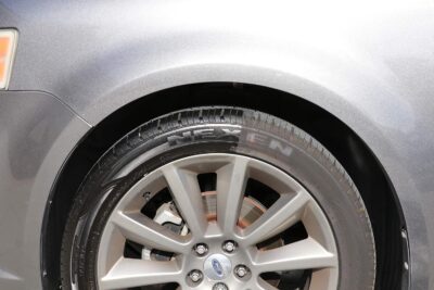 GOLDEN SHINE Tire & Trim Gel Dressing, 16 Ounce Bottle Shines and Protects Tires, Rubber and Exterior Trim, 16016 - Image 6