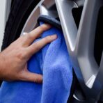 Microfiber Towels for Cars 3 Pieces 500 GSM polishing Cleaning Home, car and Motorbike - 12 x 12 Inches (30x30cm) - Image 4