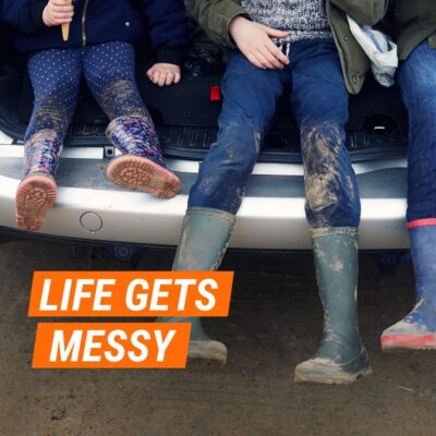 Armor All Ultimate Car Detailing Kit, Includes Car Wash, Glass Cleaner, Tire Cleaner, Microfiber Accessories (9 Piece Kit) - Image 2